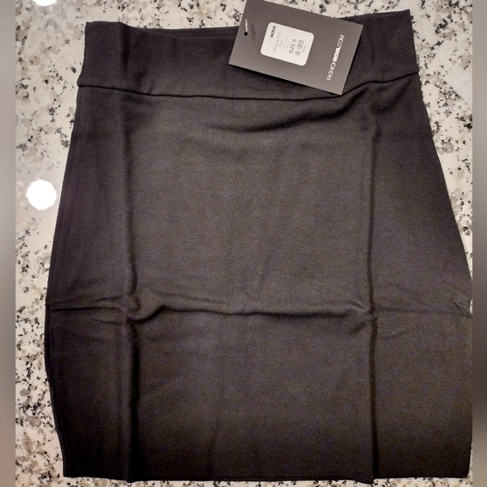 Fashion Nova small black mini skirt new with tags